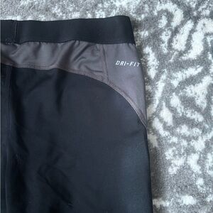 Nike dry fit cropped leggings
